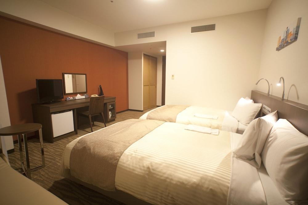 Hotel Port Plaza Chiba Exterior foto A room at the hotel