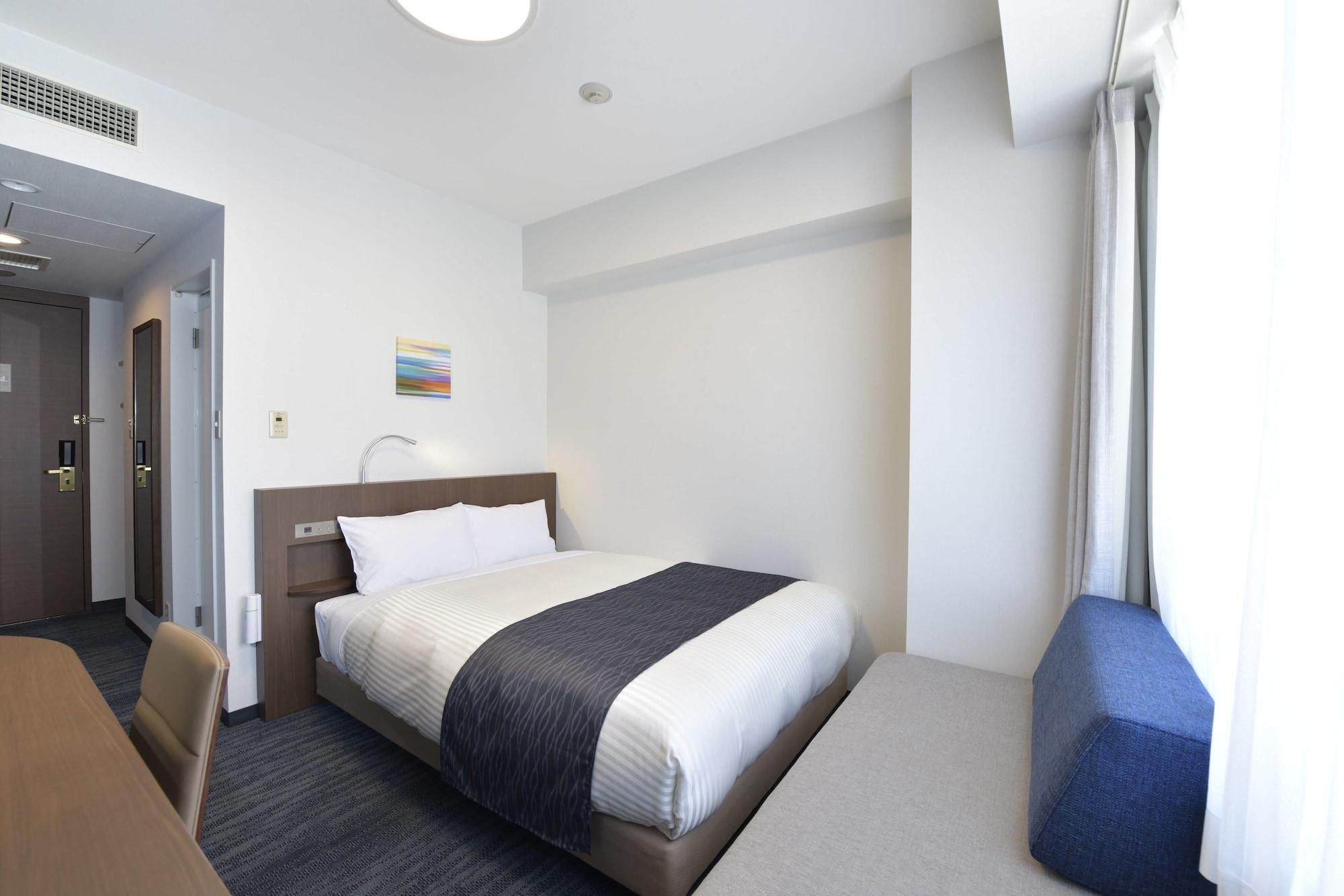 Hotel Port Plaza Chiba Exterior foto A room at the hotel
