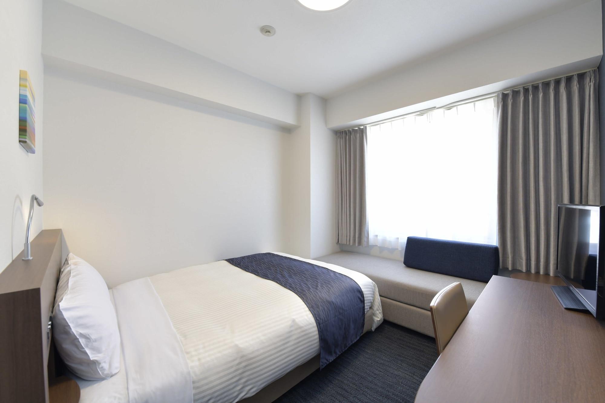 Hotel Port Plaza Chiba Exterior foto A typical room at a capsule hotel