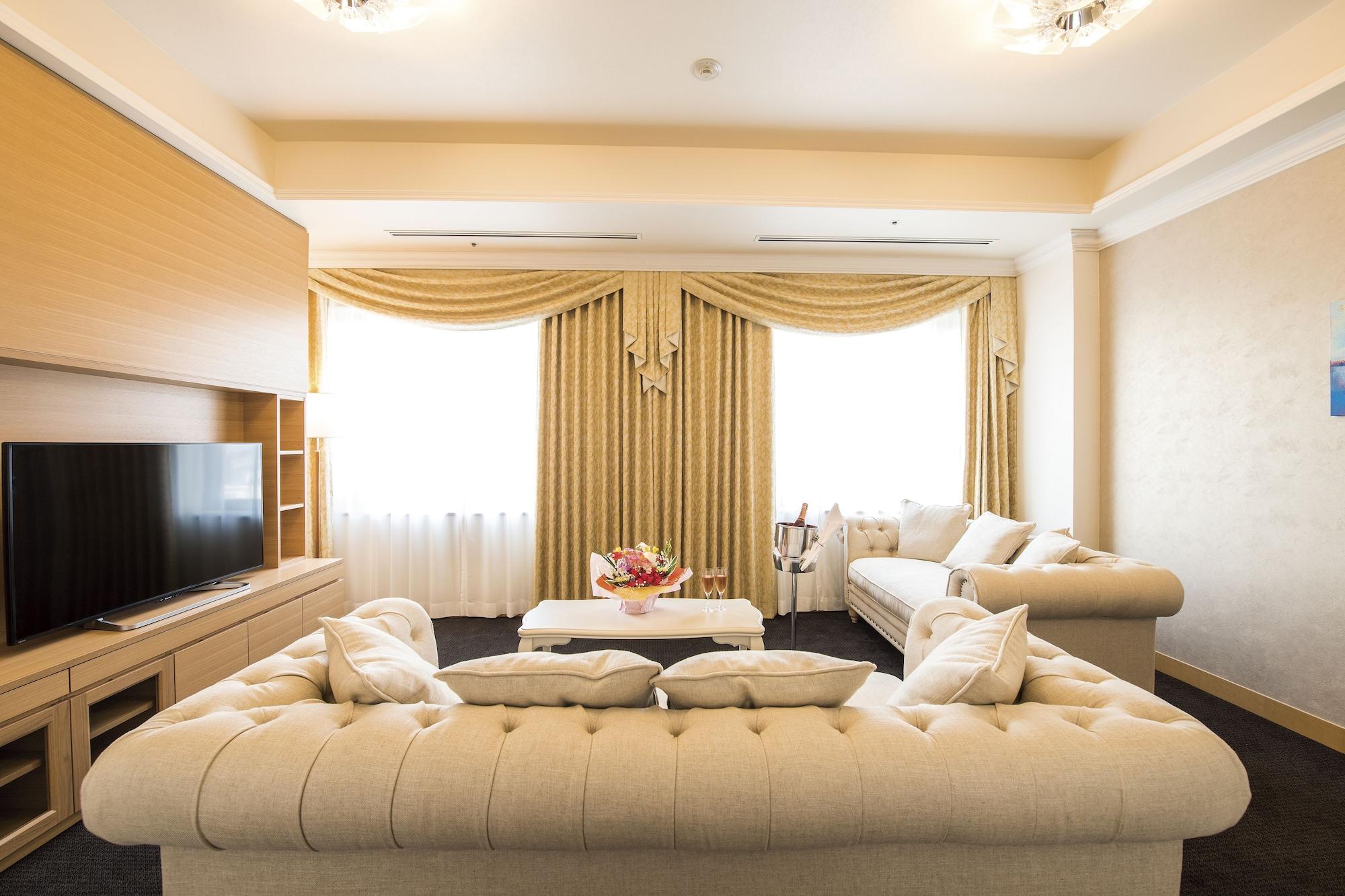Hotel Port Plaza Chiba Exterior foto A living room in a hotel
