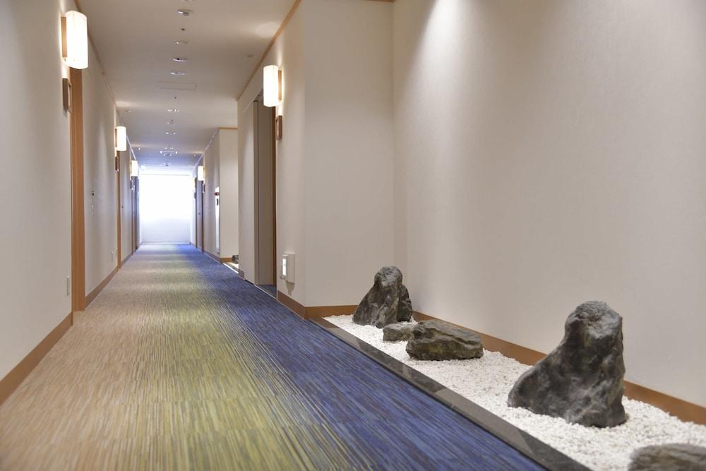 Hotel Port Plaza Chiba Exterior foto A corridor at the hotel
