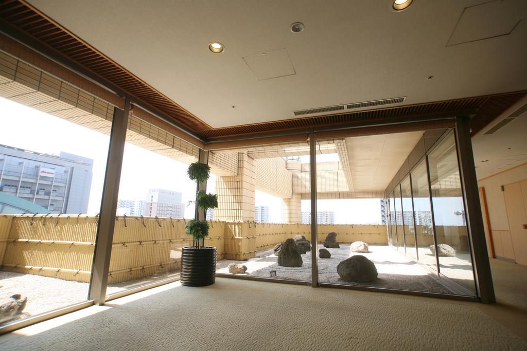 Hotel Port Plaza Chiba Exterior foto A tea room at the Kyoto International Conference Center