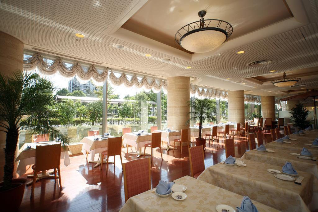 Hotel Port Plaza Chiba Exterior foto The restaurant