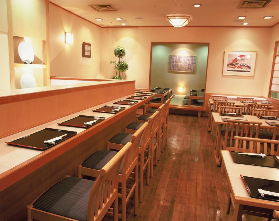 Hotel Port Plaza Chiba Exterior foto Interior of a sushi restaurant
