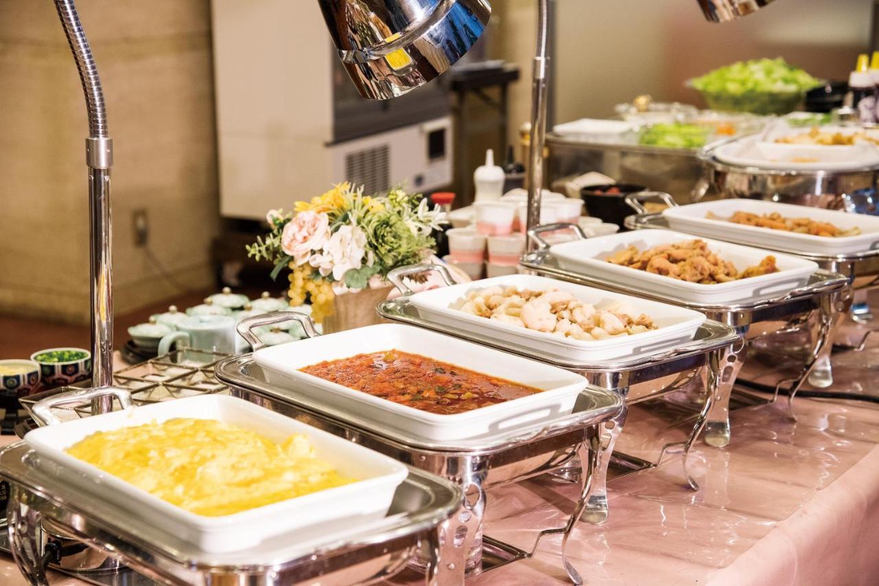 Hotel Port Plaza Chiba Exterior foto A chafing dish buffet