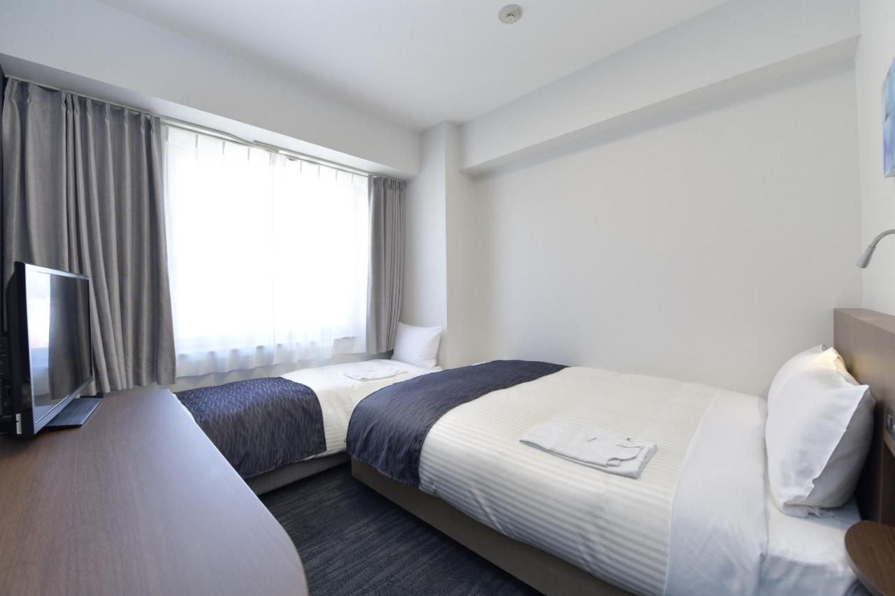 Hotel Port Plaza Chiba Exterior foto A room at the hotel