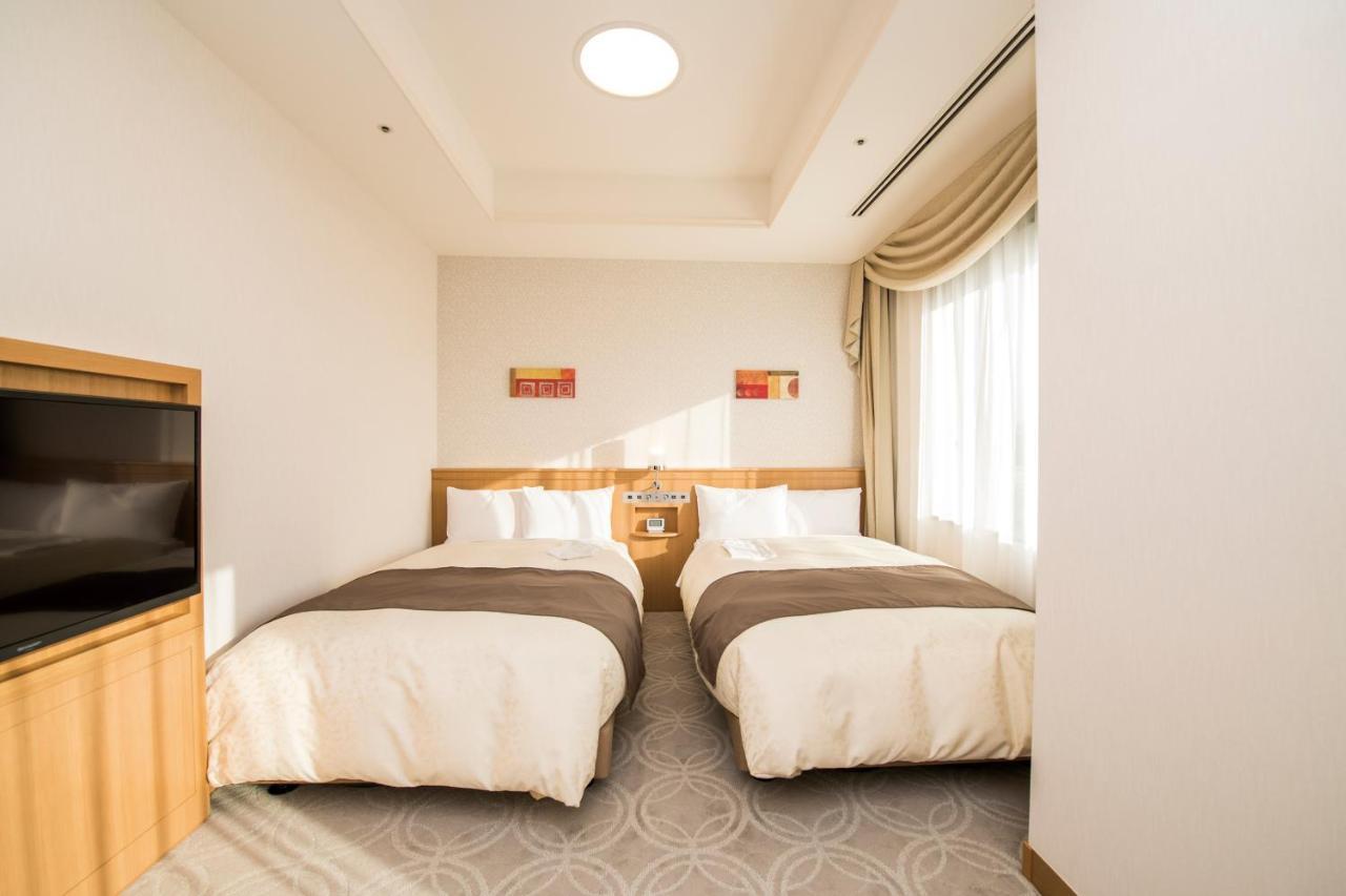Hotel Port Plaza Chiba Exterior foto A room at the hotel