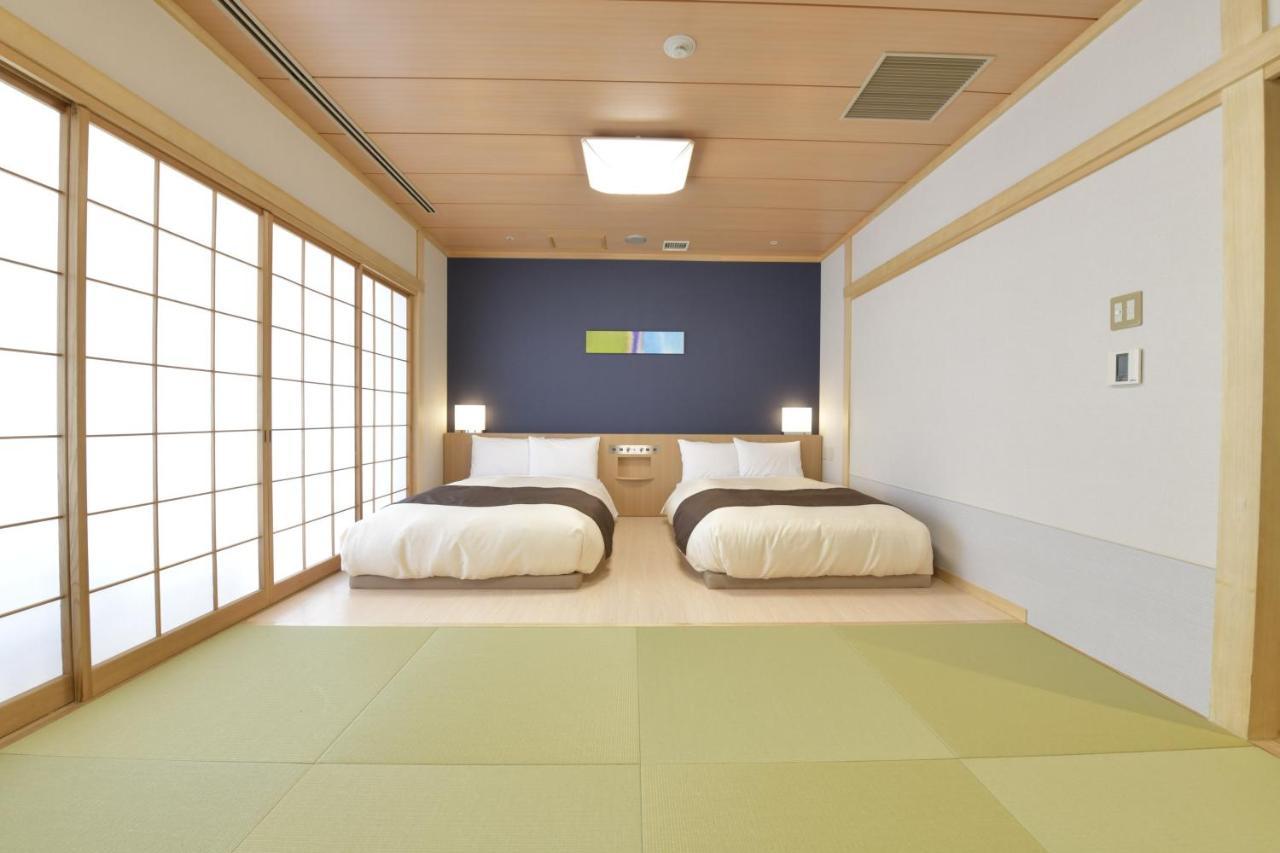 Hotel Port Plaza Chiba Exterior foto A room at the hotel